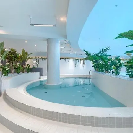 Hanza Tower Club Spa & Sauna & Jacuzzi & Pool